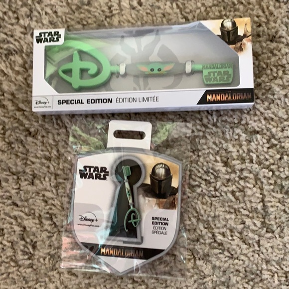 Star Wars Other - star wars baby yoda special edition key and pin
